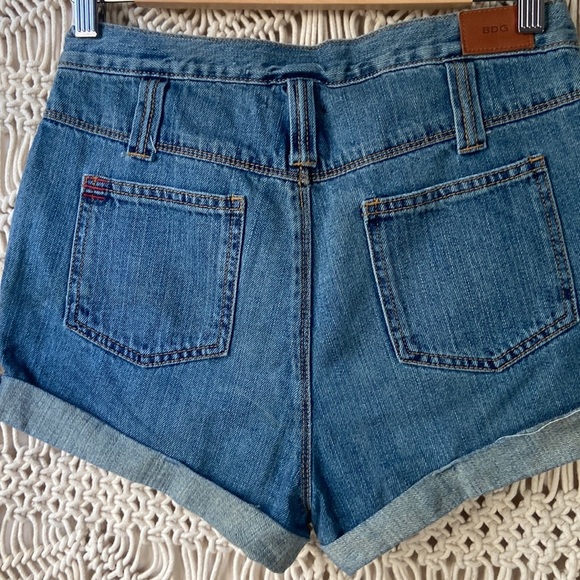 BDG high waisted cut offs with hem sz 27 - Picture 2 of 5